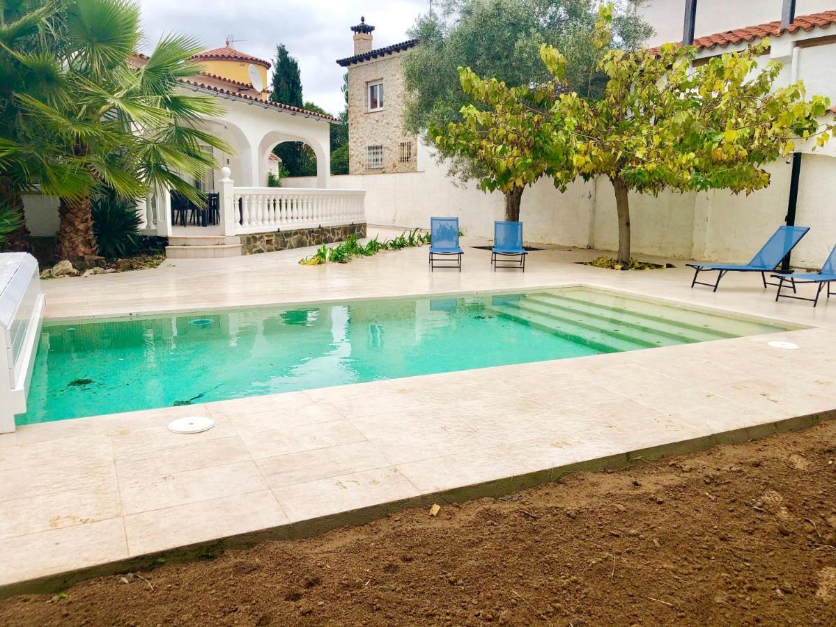Villa Carmanco 101 Empuriabrava Esterno foto
